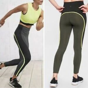 Athleta Black and Gray High-Waisted Leggings - Small